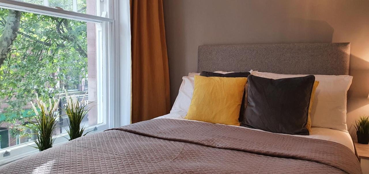 Darwin Stays - Service Accommodation In Newcastle Under Lyme City Centre 외부 사진