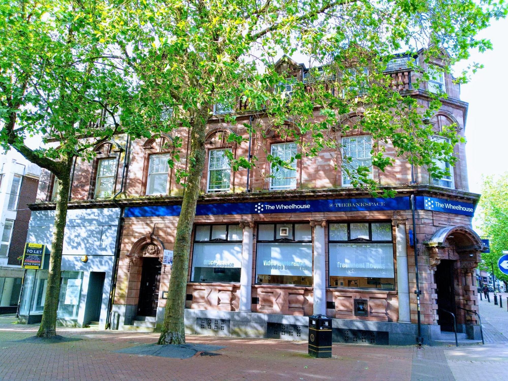 Darwin Stays - Service Accommodation In Newcastle Under Lyme City Centre 외부 사진