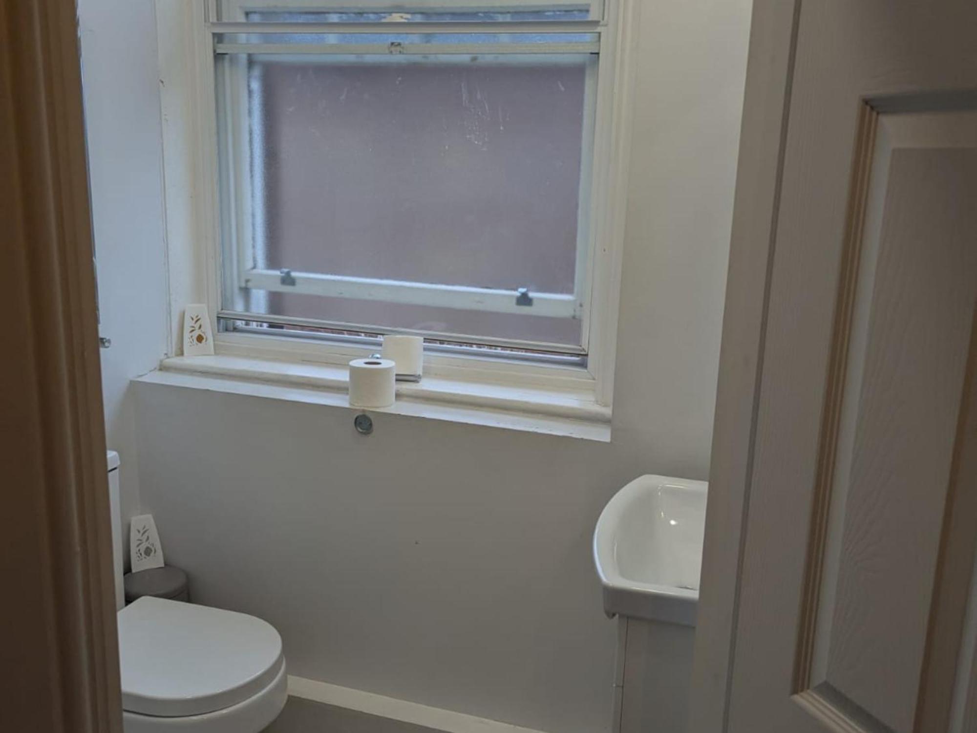 Darwin Stays - Service Accommodation In Newcastle Under Lyme City Centre 외부 사진