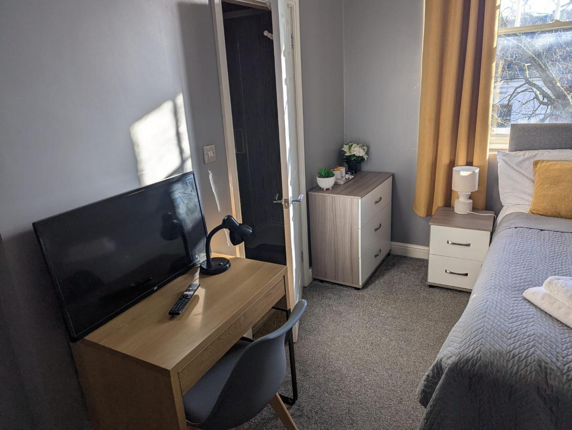 Darwin Stays - Service Accommodation In Newcastle Under Lyme City Centre 외부 사진